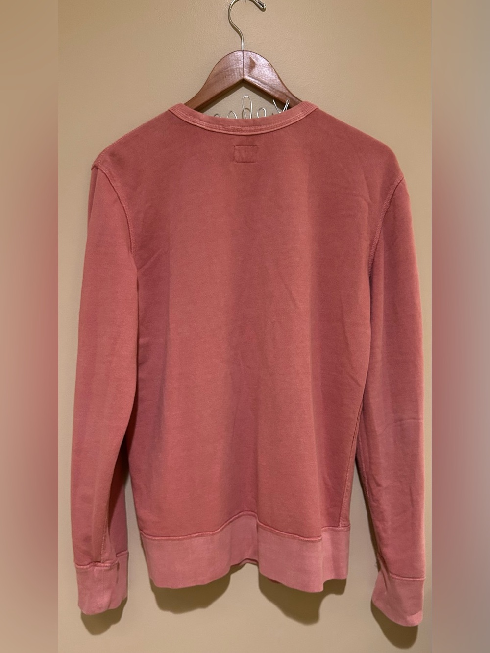 Faherty Men’s Sunwashed Organic Cotton Crewneck Sweatshirt Pink Rose M Like New - Picture 4 of 6
